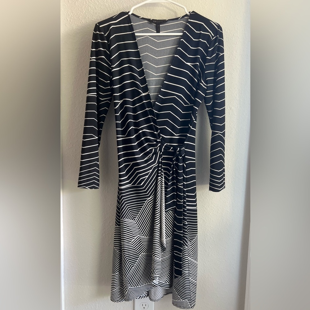 BCBGMaxAzria Black and White Geometric Long Sleeve Dress